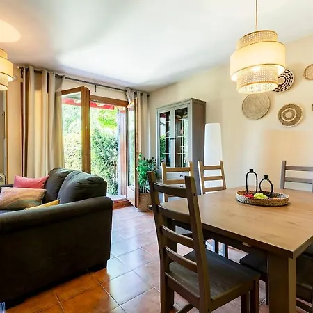 Paramita Adosado Con Jardin Holiday home