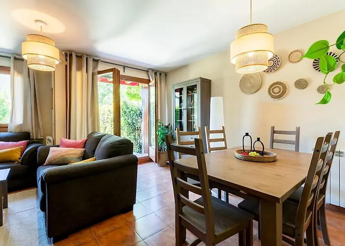 Paramita Adosado Con Jardin Semesterbostad