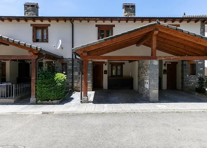 Paramita Adosado Con Jardin Semesterbostad