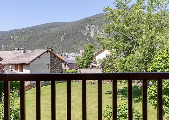 Paramita Adosado Con Jardin Semesterbostad Villanúa